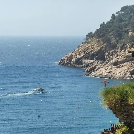 Apartment 2 Bedroom Amazing In Tossa de Mar