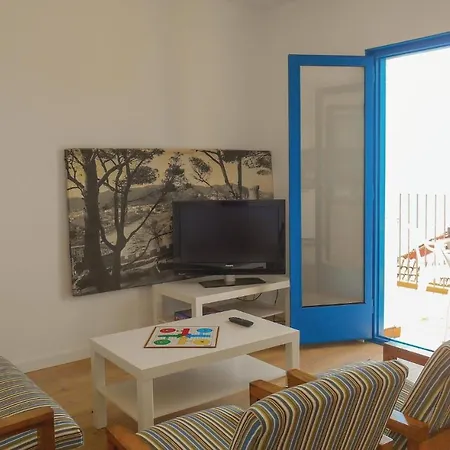 Apartment 2 Bedroom Amazing In Tossa de Mar